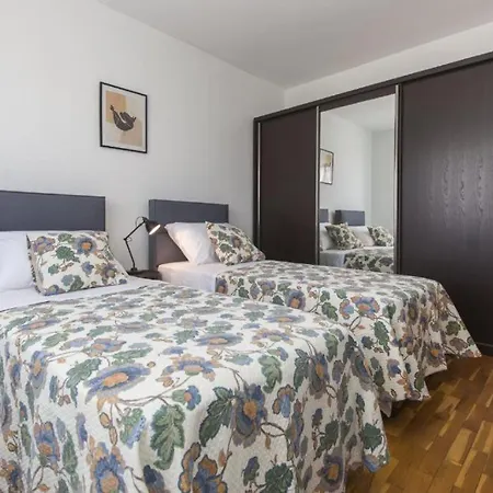 Bruna 2244 * Labin (Istria)